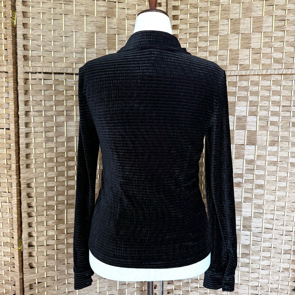 NWT black on black velvet Sanctuary button front top L - Picture 6 of 11